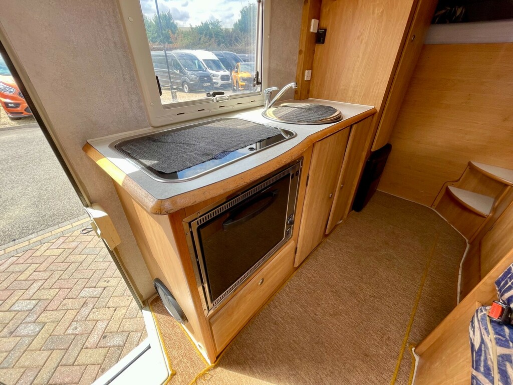 Mercedes-Benz Sprinter 2.2L Dropside Van White #38
