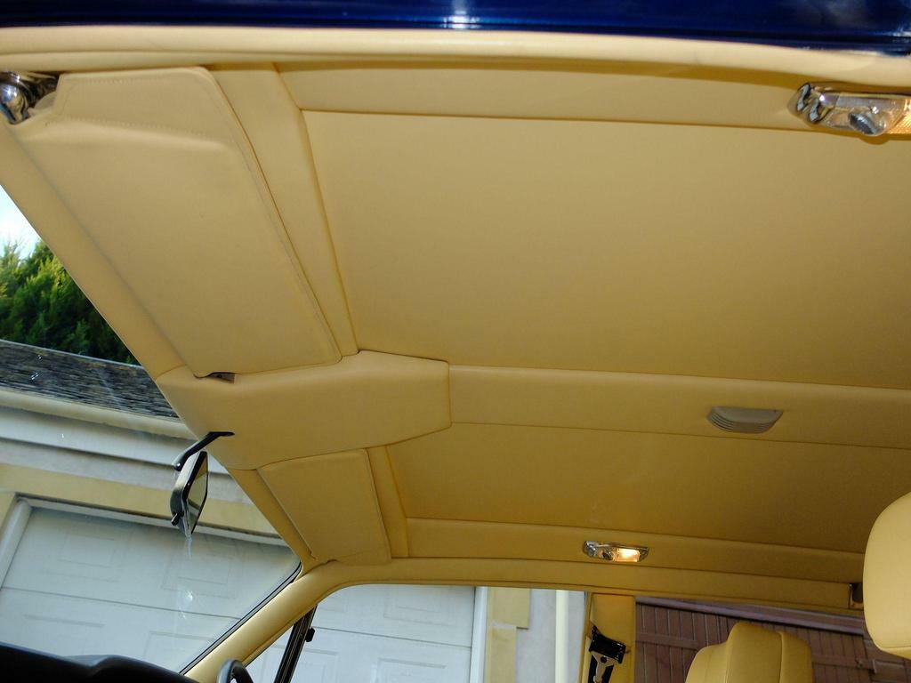 Rolls-Royce Silver Spur 6.8 V8 Blue #21