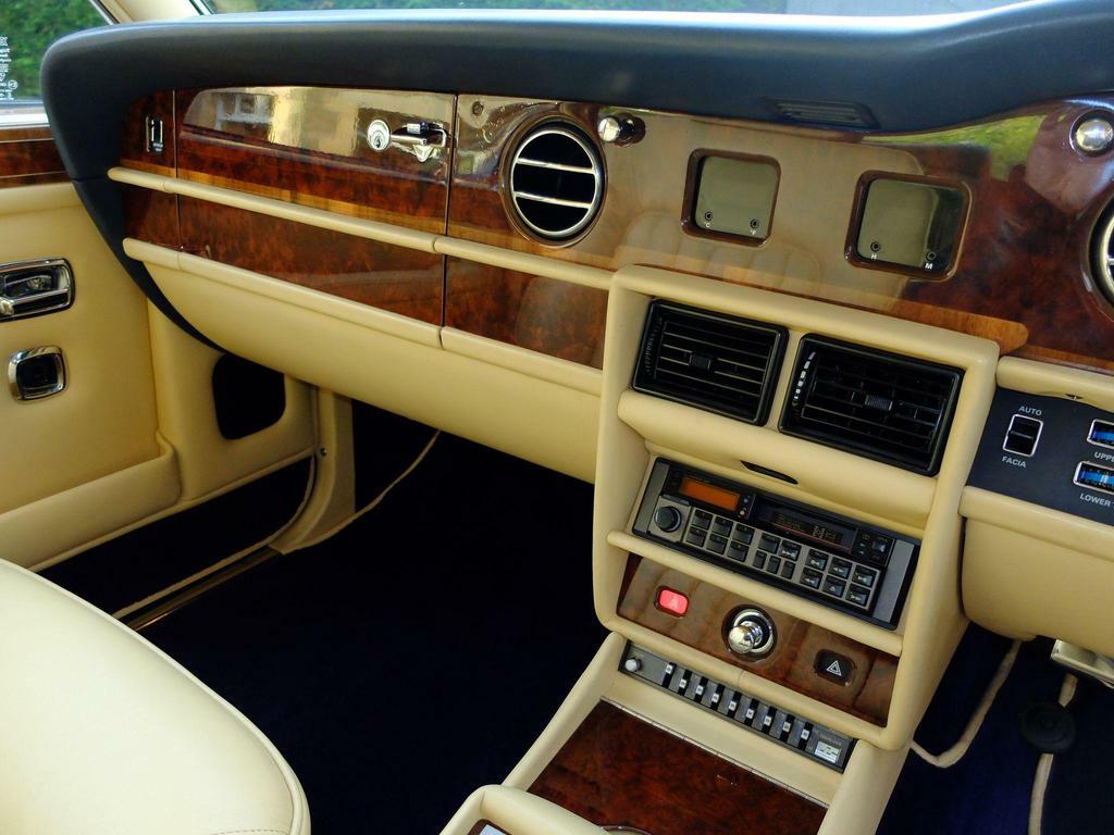 Rolls-Royce Silver Spur 6.8 V8 Blue #9