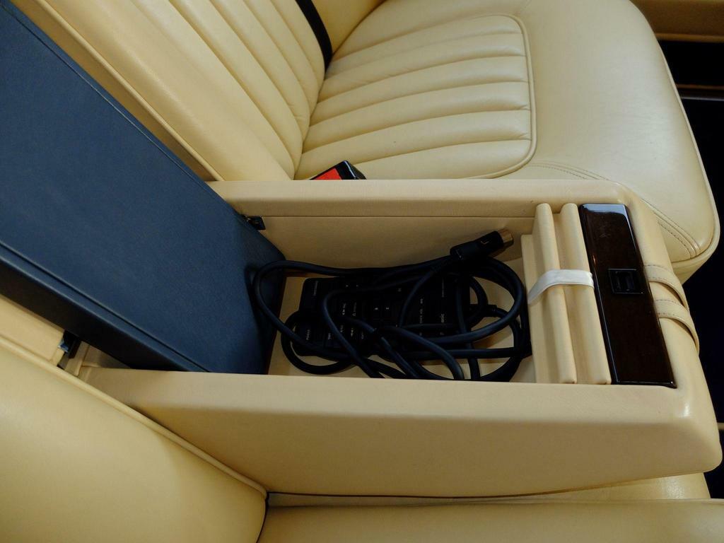 Rolls-Royce Silver Spur 6.8 V8 Blue #19