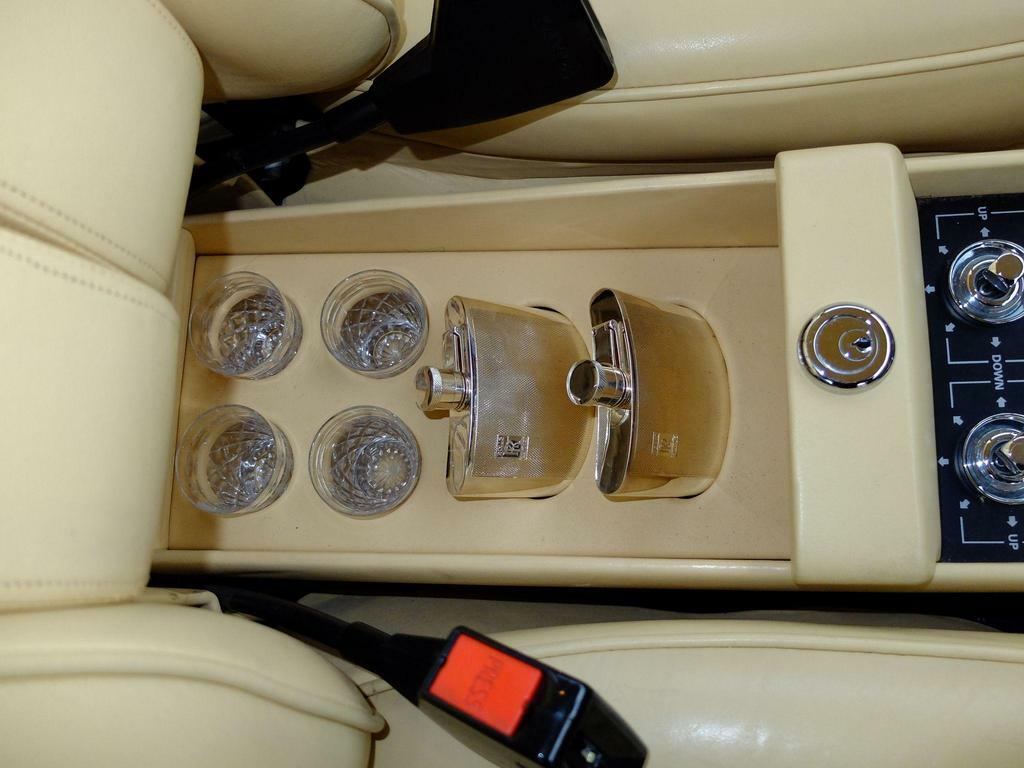 Rolls-Royce Silver Spur 6.8 V8 Blue #11