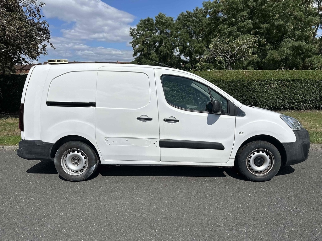 Citroen Berlingo Bluehdi 750 LX U2795 Ulez LC67VJE White #2