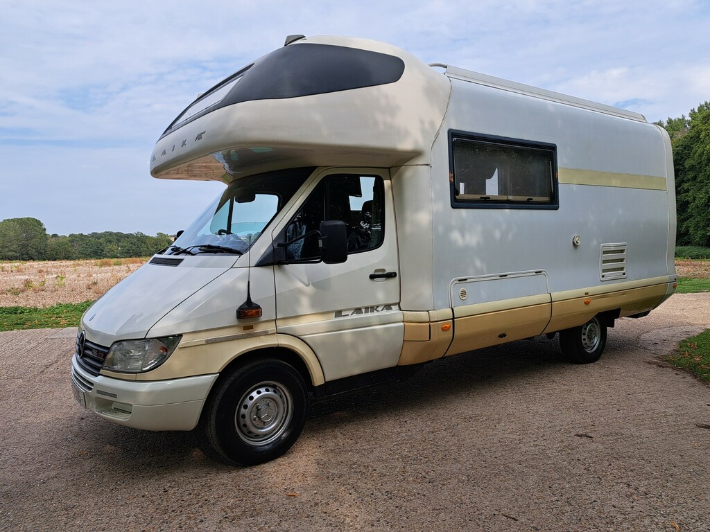 Mercedes-Benz Sprinter Mpv White #4