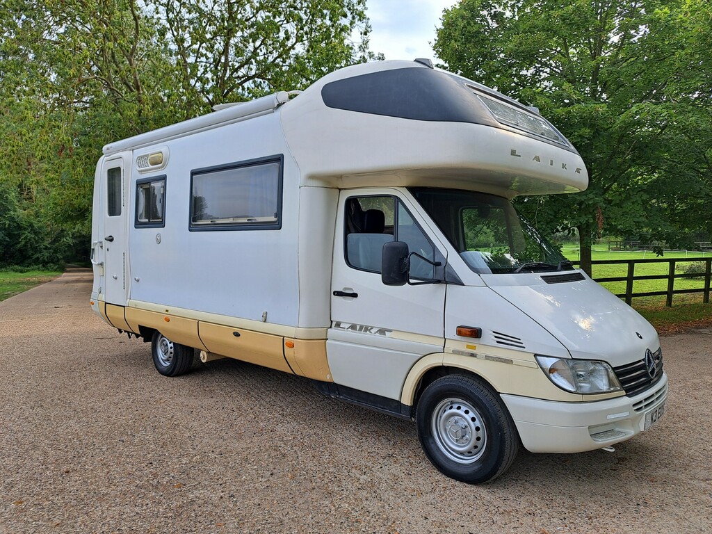 Mercedes-Benz Sprinter Mpv White #1