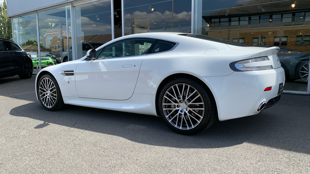 Aston Martin V8 Hatchback Silver #16