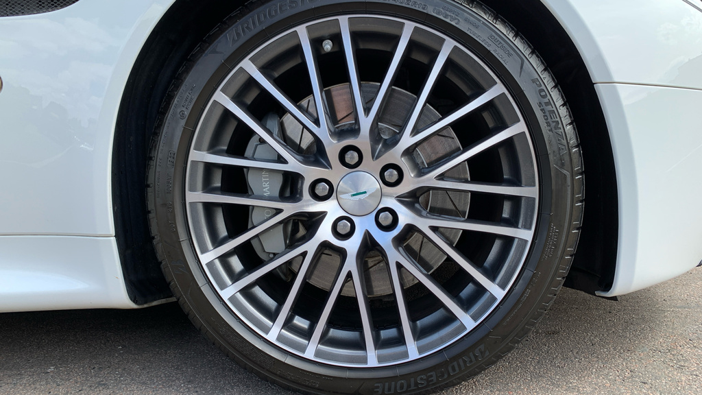 Aston Martin V8 Hatchback Silver #5