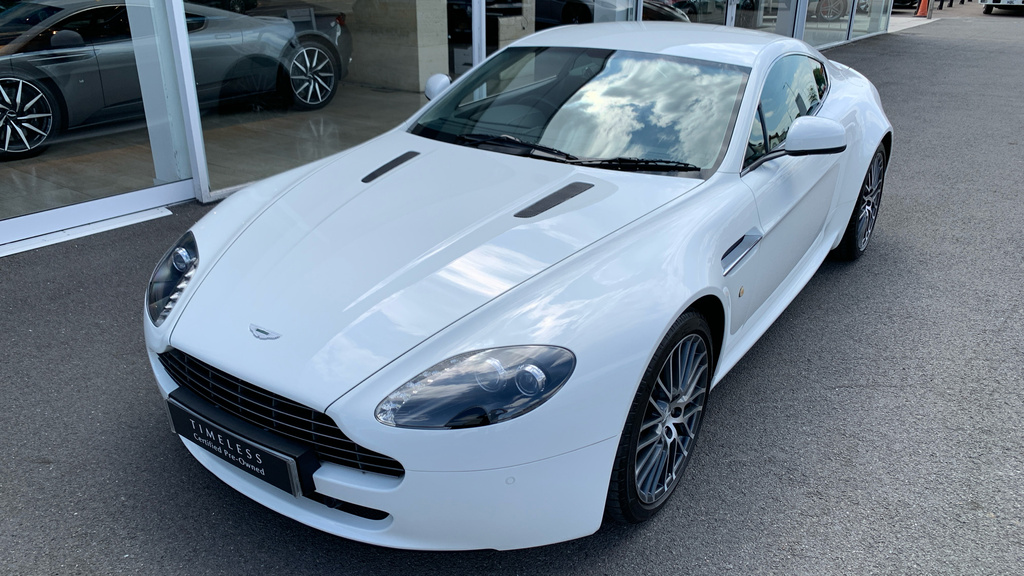 Aston Martin V8 Hatchback Silver #30