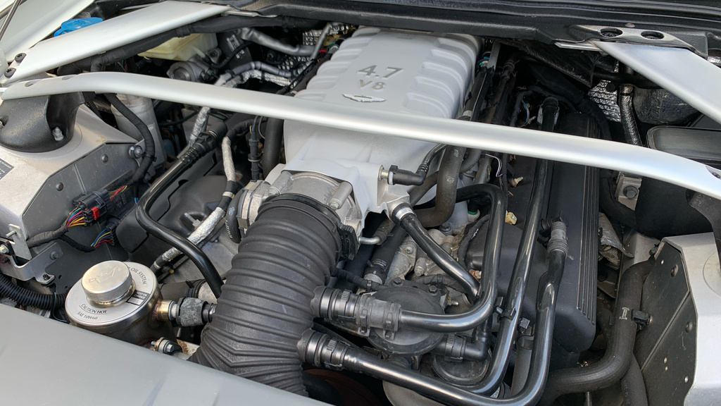 Aston Martin V8 Hatchback Silver #28