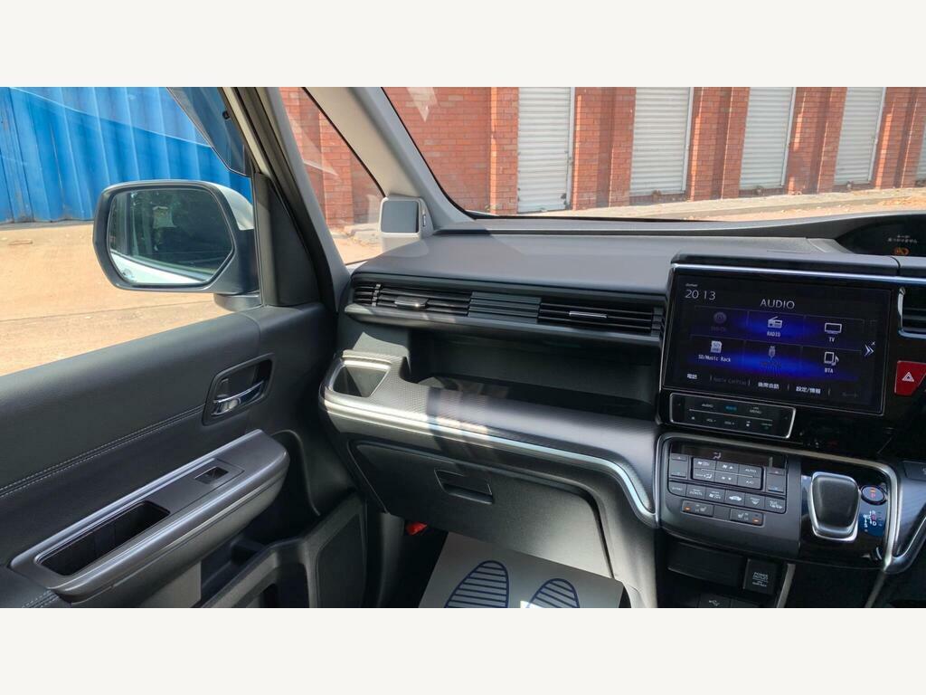 Honda StepWagon Spada 2.0 Hybrid 7 Seats Silver #68