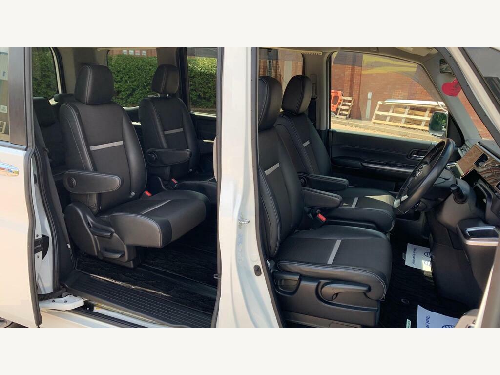 Honda StepWagon Spada 2.0 Hybrid 7 Seats Silver #34