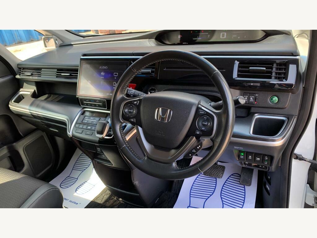 Honda StepWagon Spada 2.0 Hybrid 7 Seats Silver #44