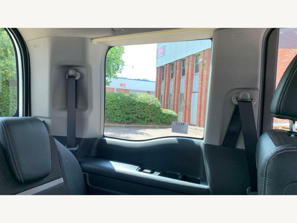 Honda StepWagon Spada 2.0 Hybrid 7 Seats Silver #38