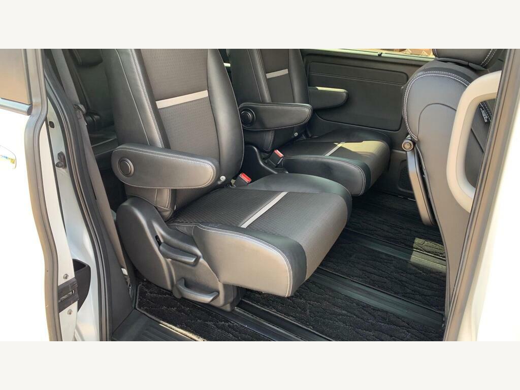 Honda StepWagon Spada 2.0 Hybrid 7 Seats Silver #31