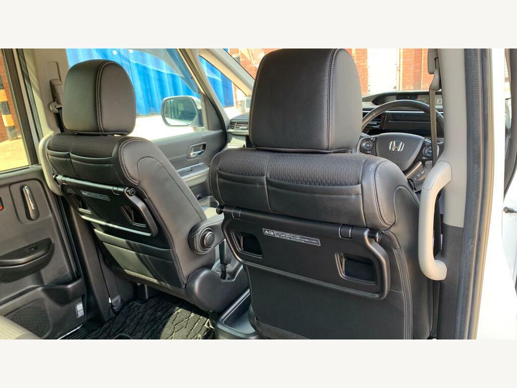 Honda StepWagon Spada 2.0 Hybrid 7 Seats Silver #37