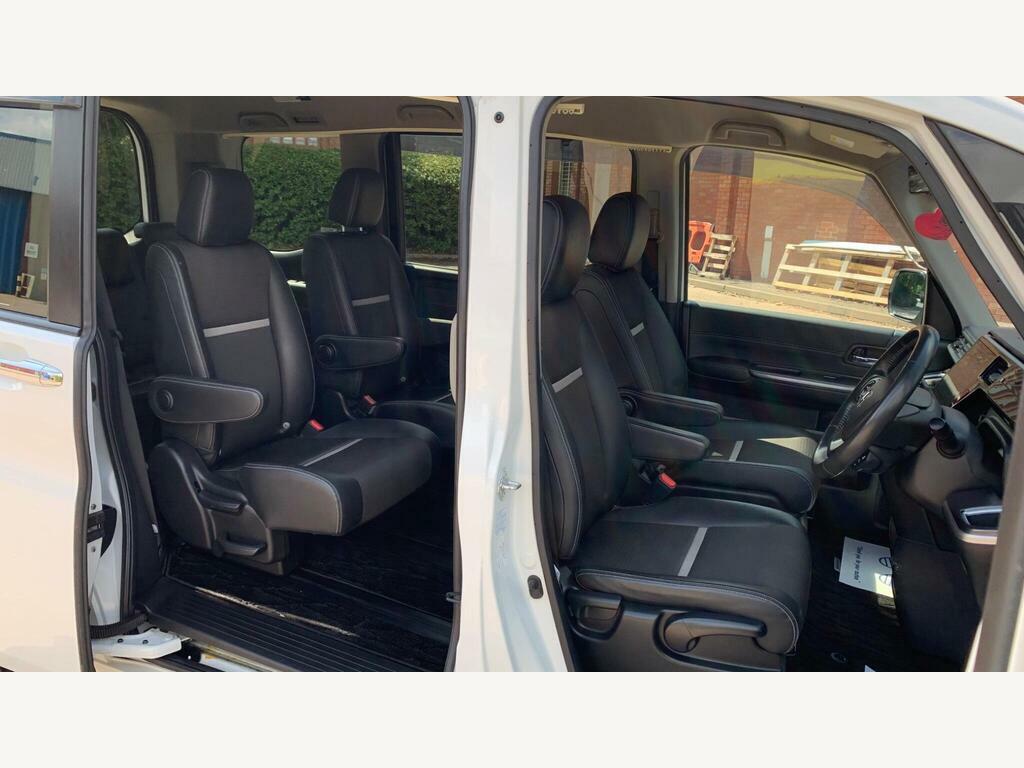 Honda StepWagon Spada 2.0 Hybrid 7 Seats Silver #33