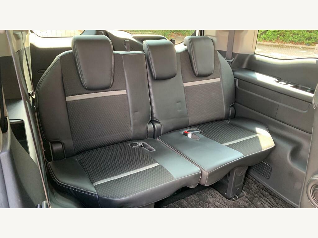 Honda StepWagon Spada 2.0 Hybrid 7 Seats Silver #40