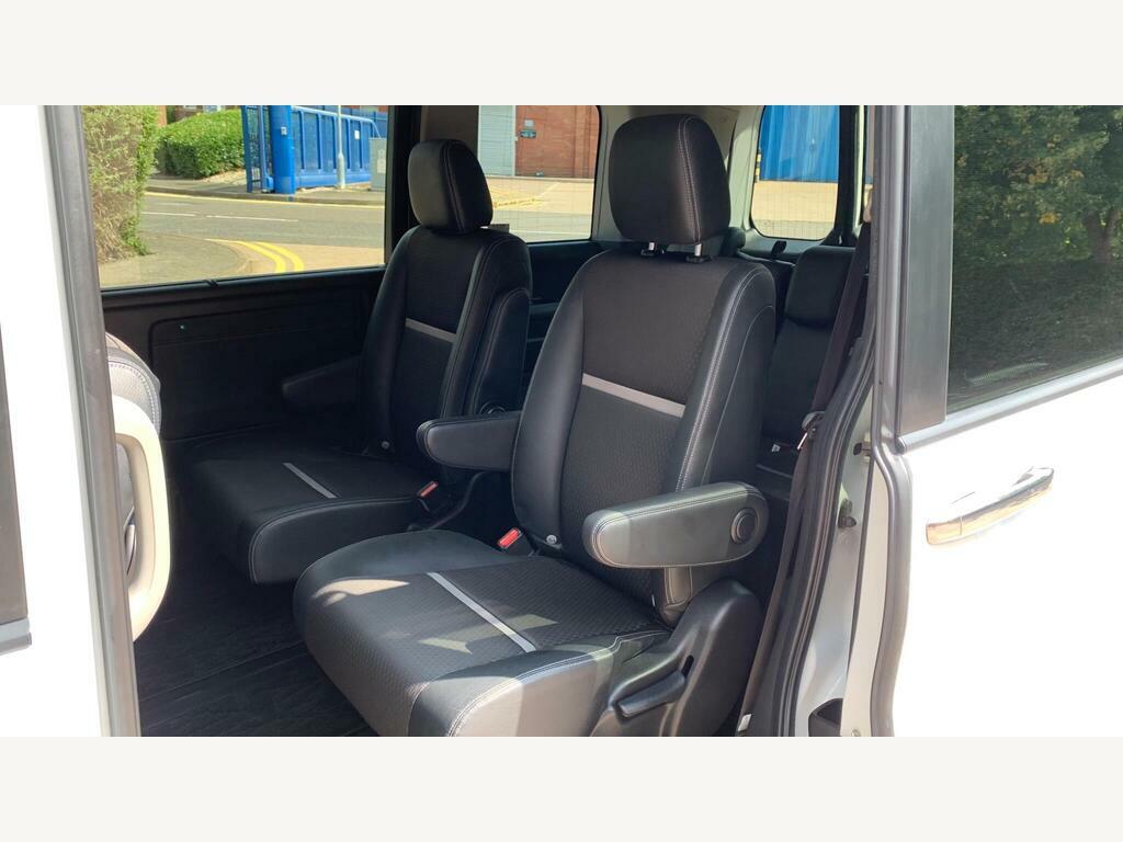 Honda StepWagon Spada 2.0 Hybrid 7 Seats Silver #83