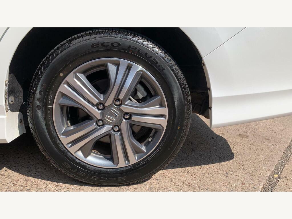 Honda StepWagon Spada 2.0 Hybrid 7 Seats Silver #24