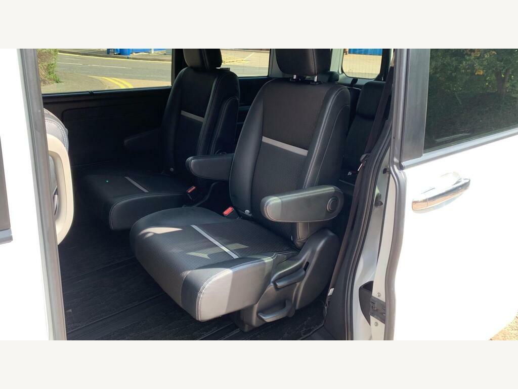 Honda StepWagon Spada 2.0 Hybrid 7 Seats Silver #48