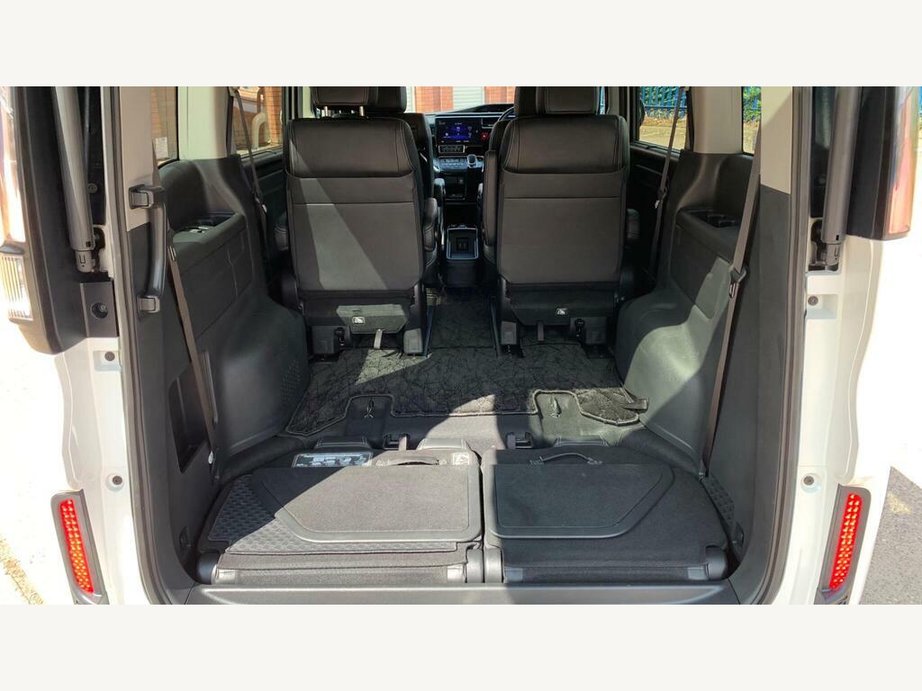 Honda StepWagon Spada 2.0 Hybrid 7 Seats Silver #25