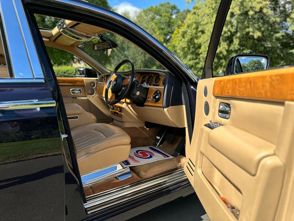 Rolls-Royce Phantom Saloon Black #85