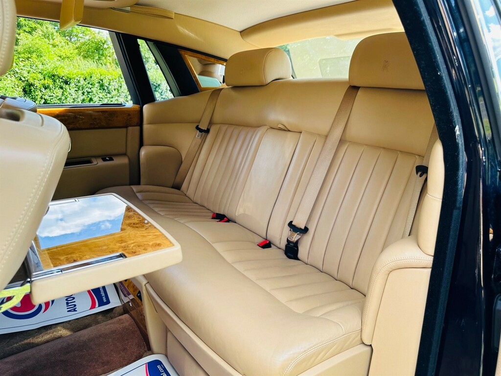 Rolls-Royce Phantom Saloon Black #70