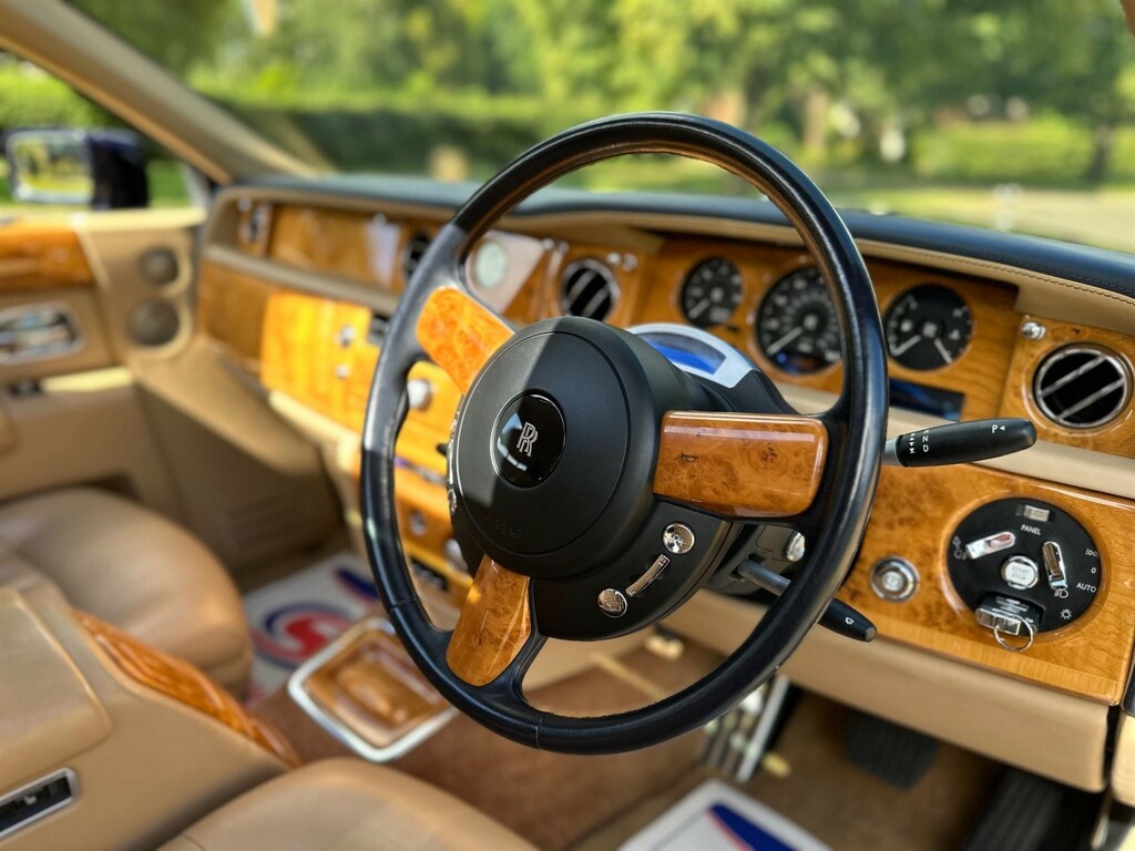 Rolls-Royce Phantom Saloon Black #84