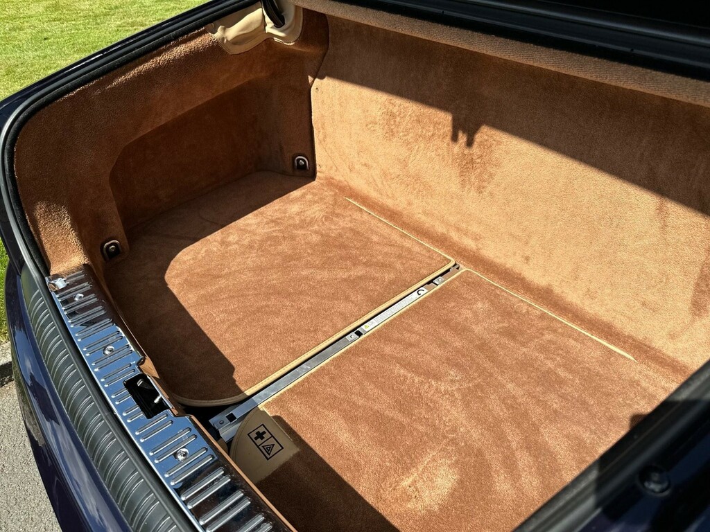 Rolls-Royce Phantom Saloon Black #55
