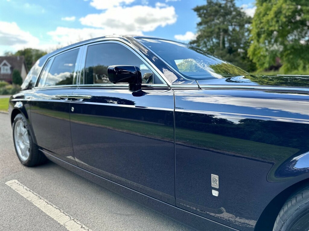 Rolls-Royce Phantom Saloon Black #46