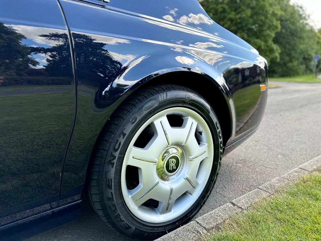 Rolls-Royce Phantom Saloon Black #25