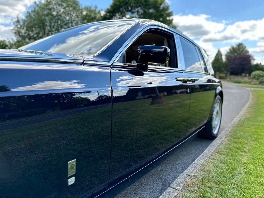 Rolls-Royce Phantom Saloon Black #21