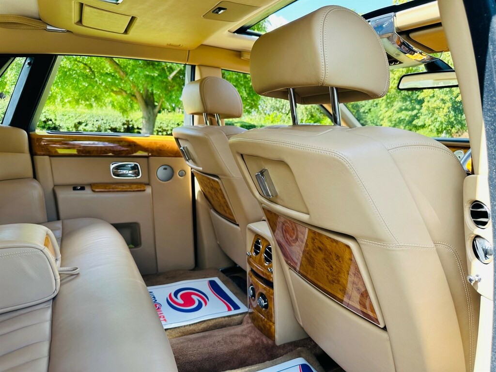 Rolls-Royce Phantom Saloon Black #81
