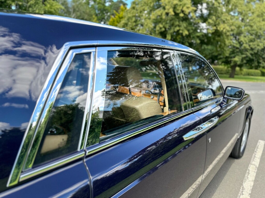 Rolls-Royce Phantom Saloon Black #35