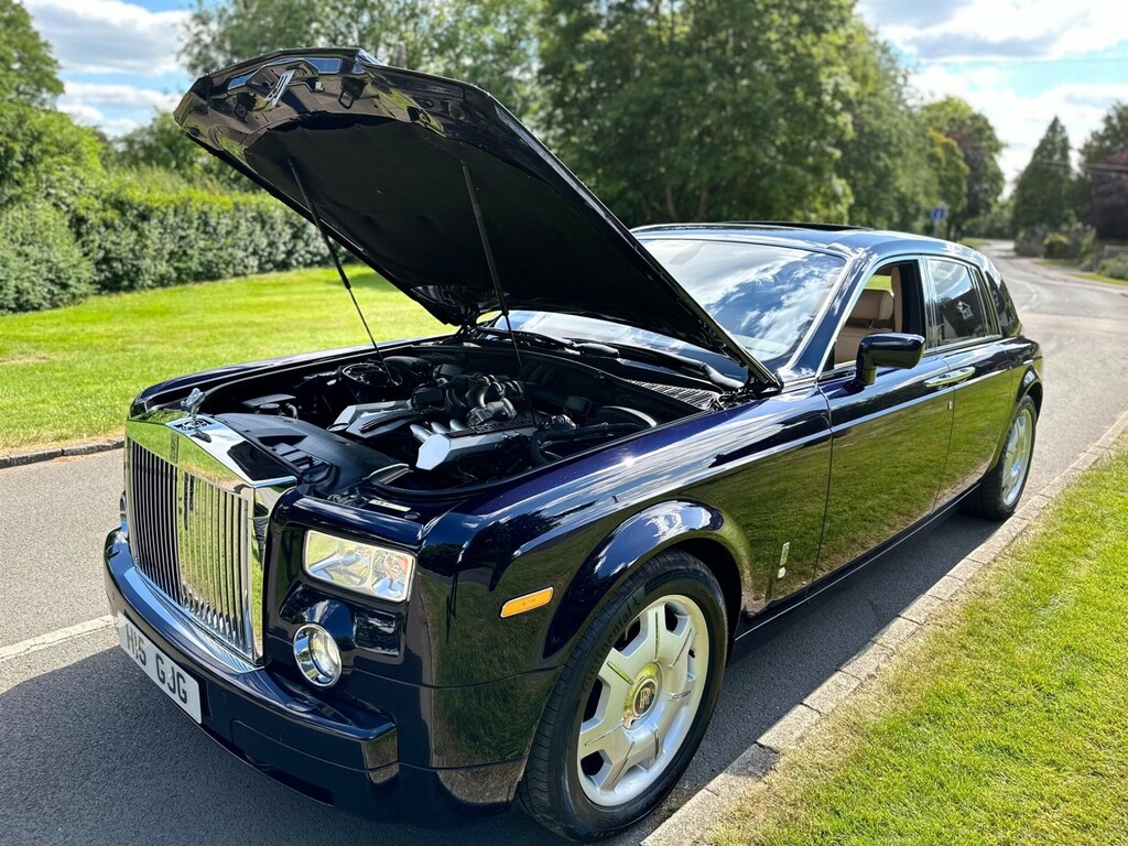 Rolls-Royce Phantom Saloon Black #40