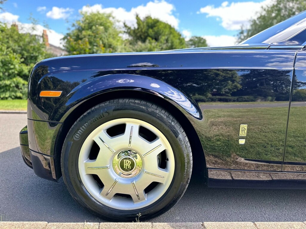 Rolls-Royce Phantom Saloon Black #50