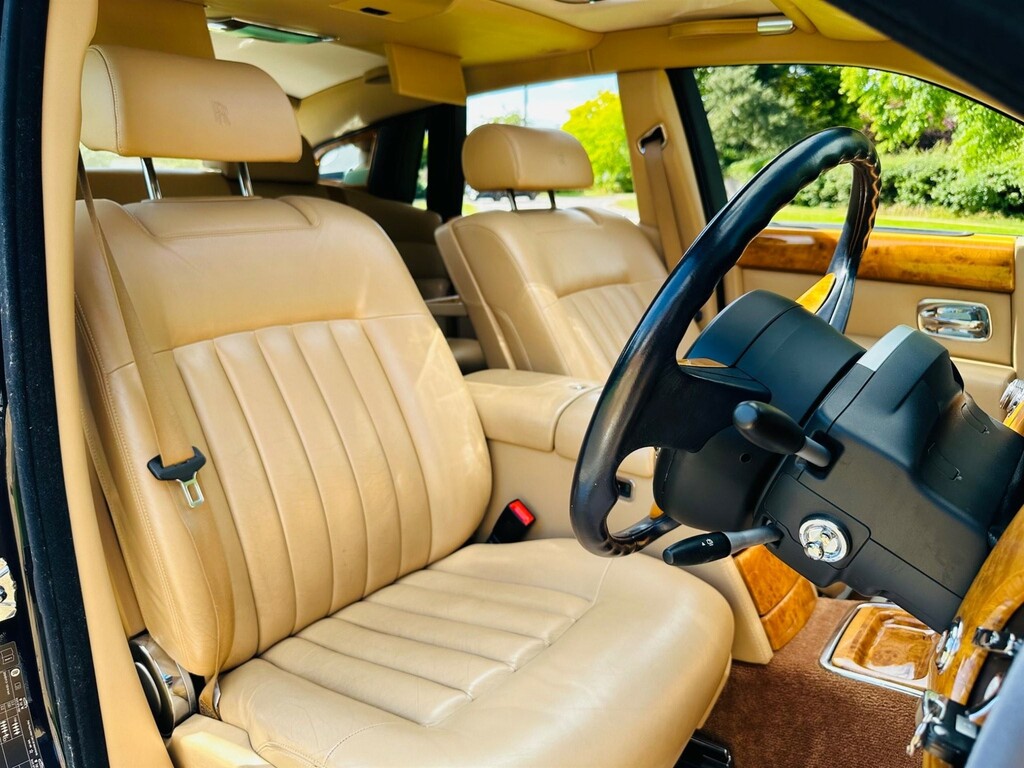 Rolls-Royce Phantom Saloon Black #57