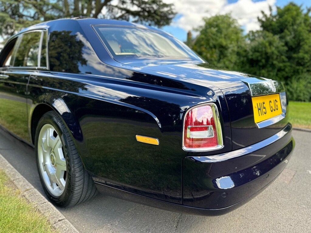 Rolls-Royce Phantom Saloon Black #31