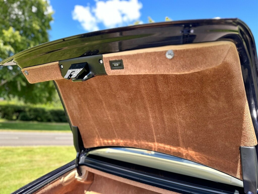Rolls-Royce Phantom Saloon Black #54