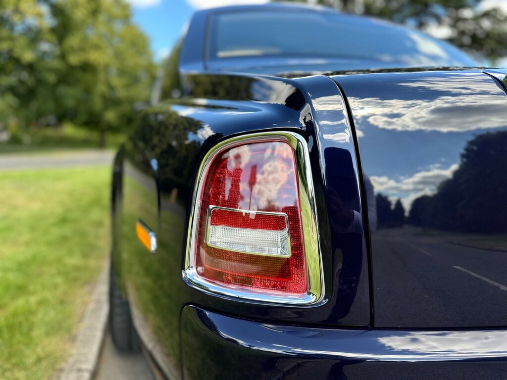 Rolls-Royce Phantom Saloon Black #32