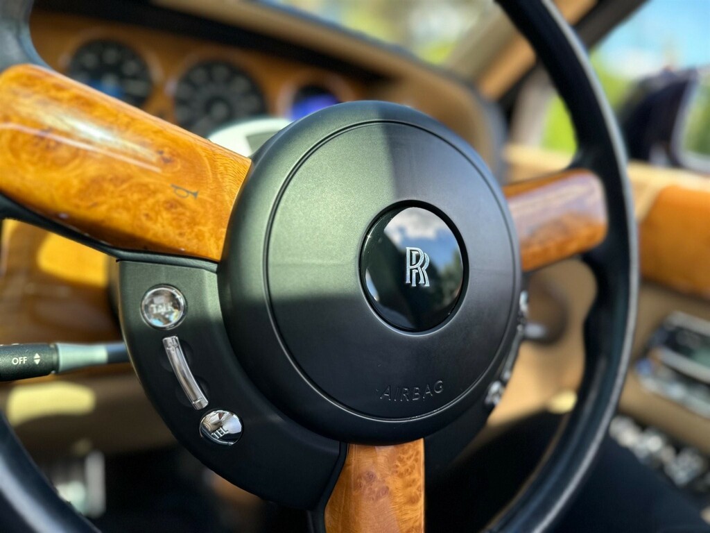 Rolls-Royce Phantom Saloon Black #87
