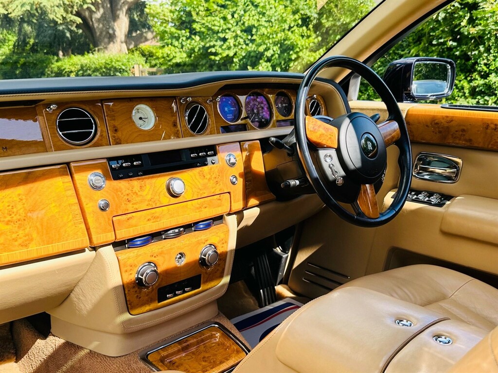 Rolls-Royce Phantom Saloon Black #67