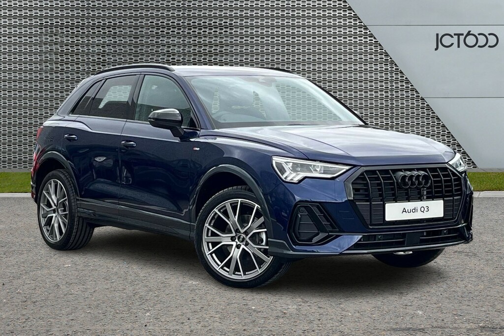 Audi Q3  Red #1
