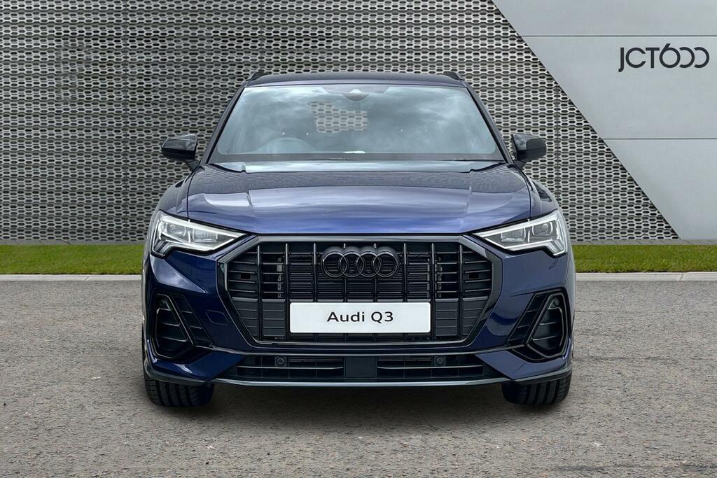 Audi Q3  Red #8