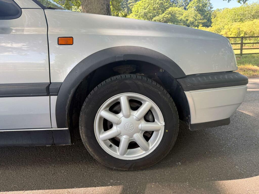 Volkswagen Golf 1.8 Gl White #11