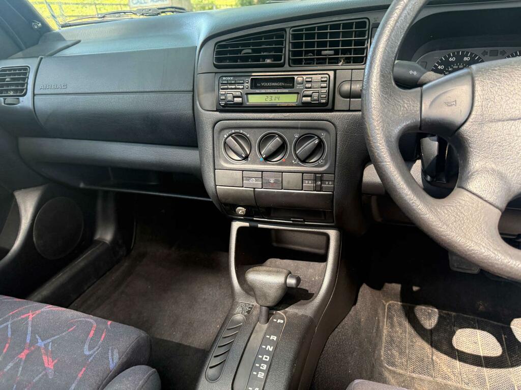 Volkswagen Golf 1.8 Gl White #19
