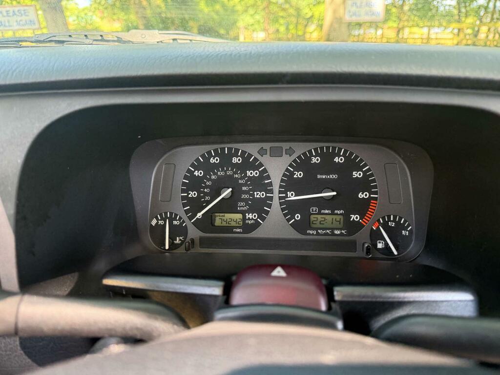 Volkswagen Golf 1.8 Gl White #20