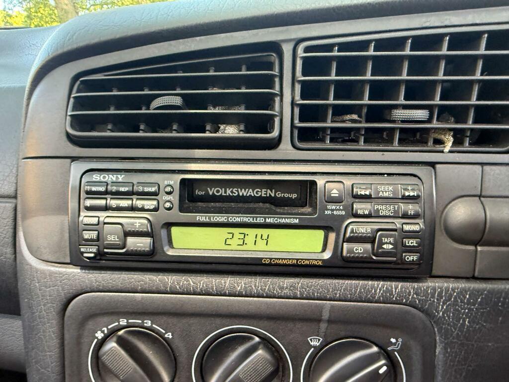 Volkswagen Golf 1.8 Gl White #27