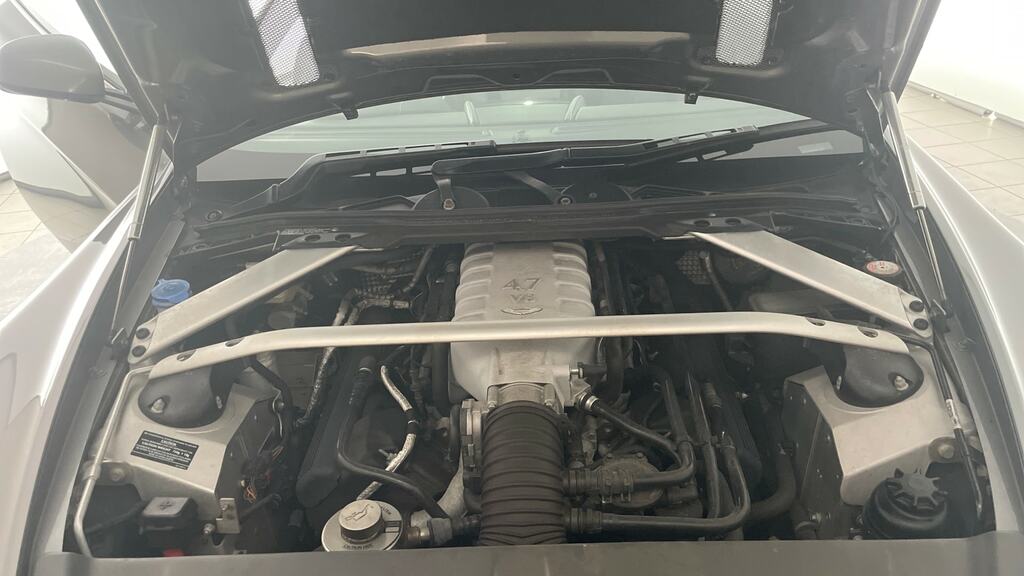 Aston Martin V8 Coupe Manual Silver #30
