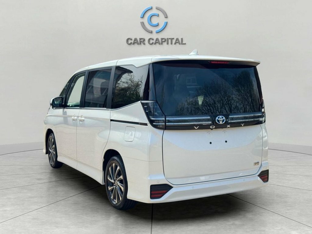 Toyota Noah Mpv Black #9