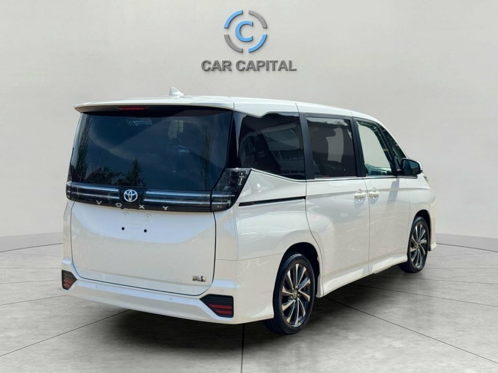 Toyota Noah Mpv Black #4